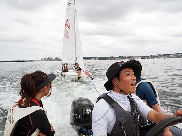 レース海面まで曳航